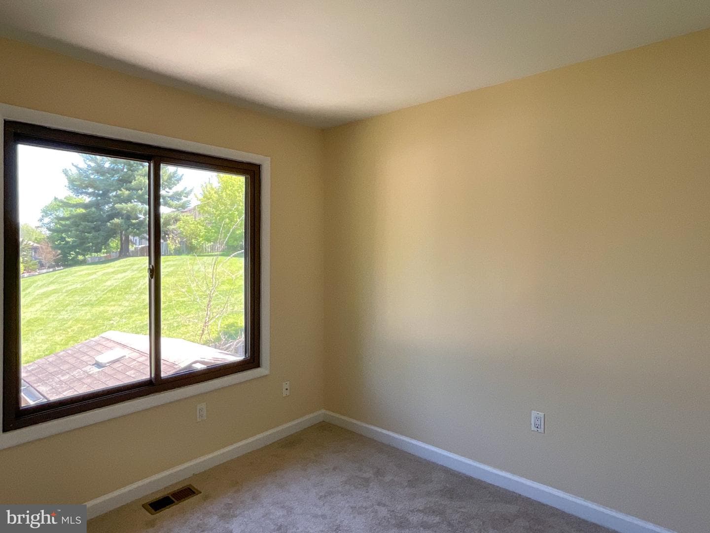 9040 Centerway Road photo 35