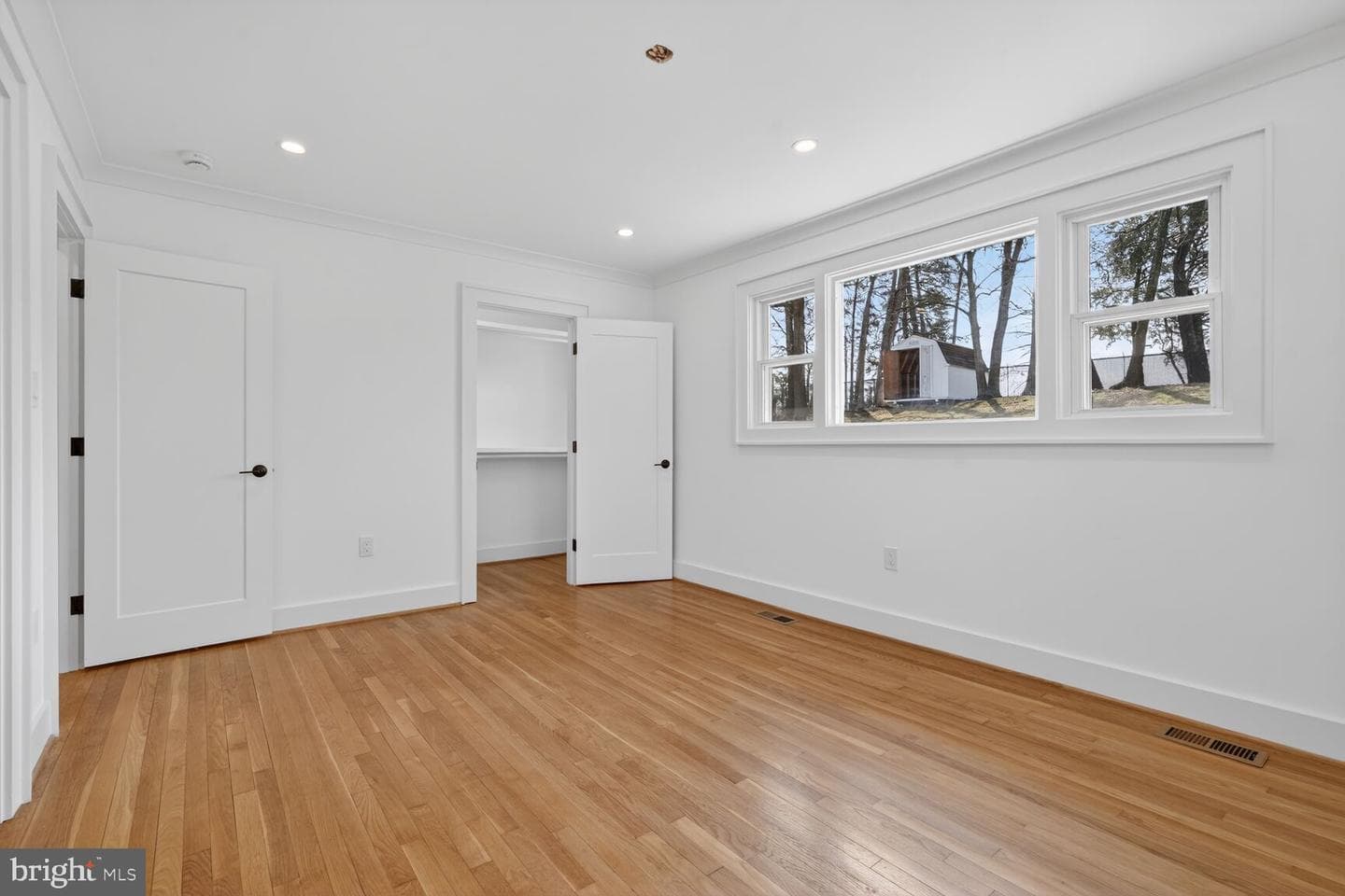 10224 Green Forest Drive photo 11
