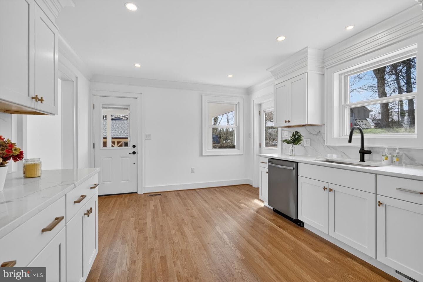 10224 Green Forest Drive photo 3