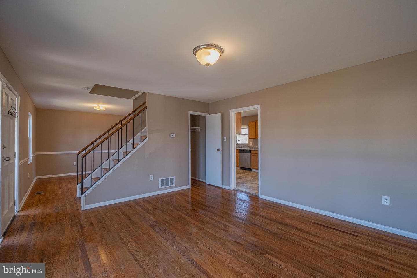 4718 Mercury Drive photo 8