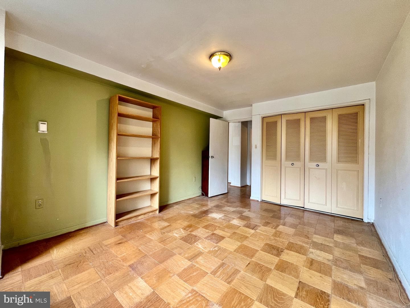 10201 Grosvenor Place #404 photo 13