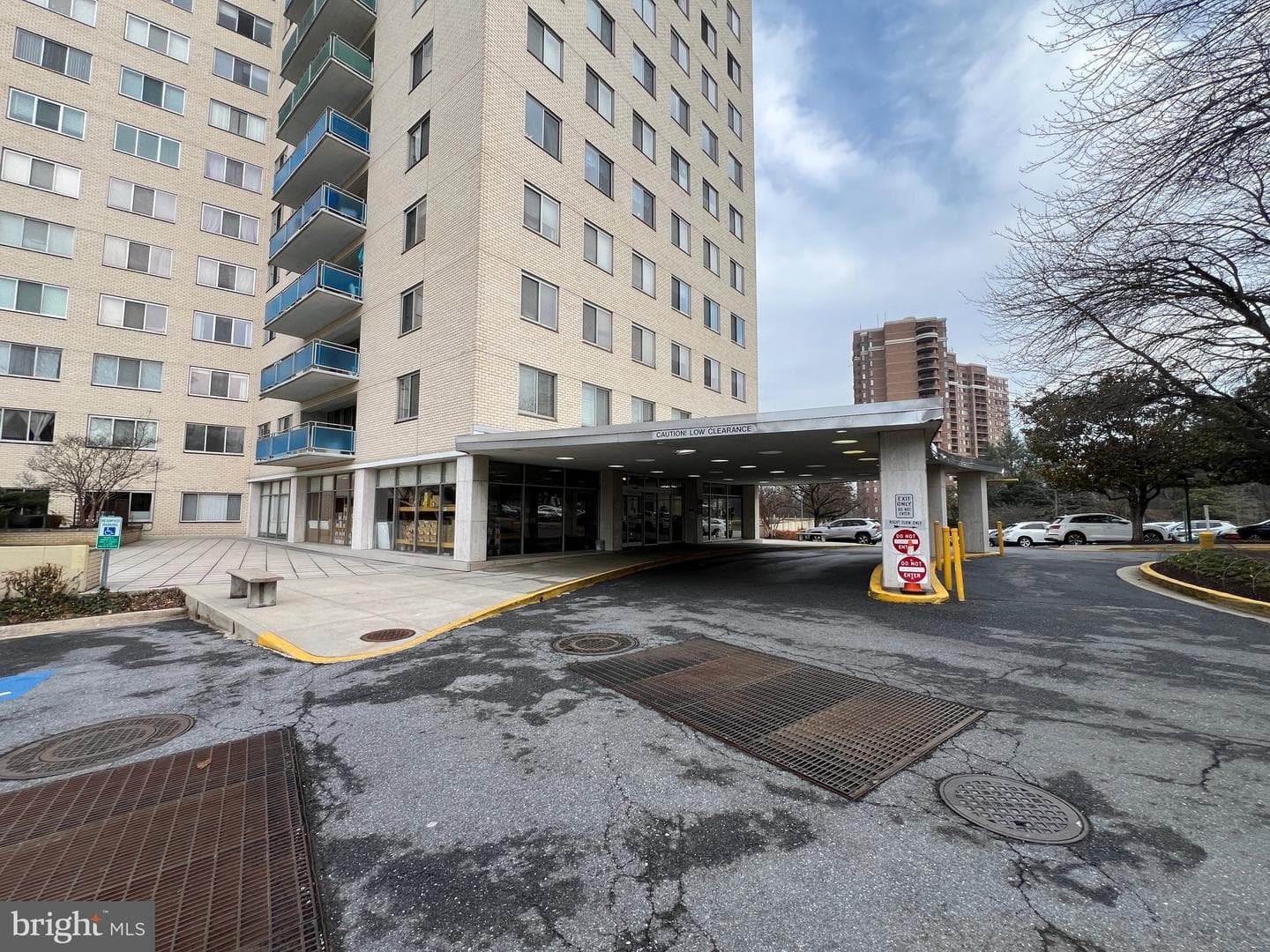 10201 Grosvenor Place #404 photo 26