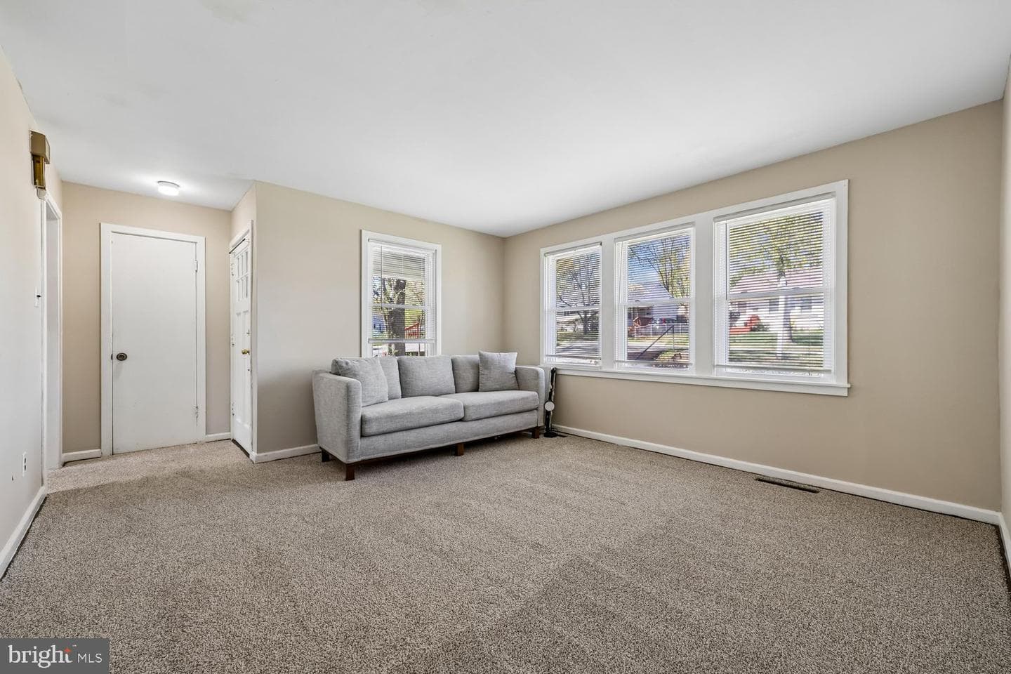 1123 Parrish Drive photo 2