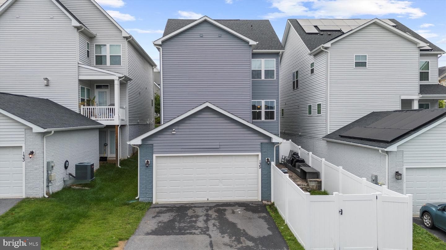 135 Limpkin Avenue photo 31