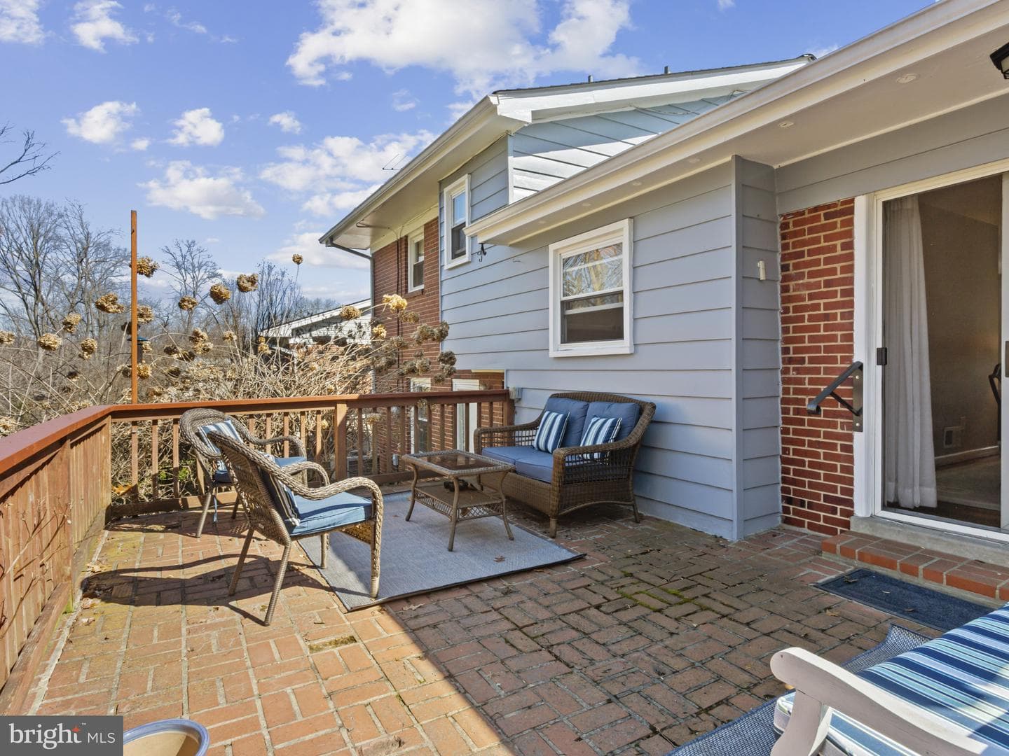 935 Loxford Terrace photo 34