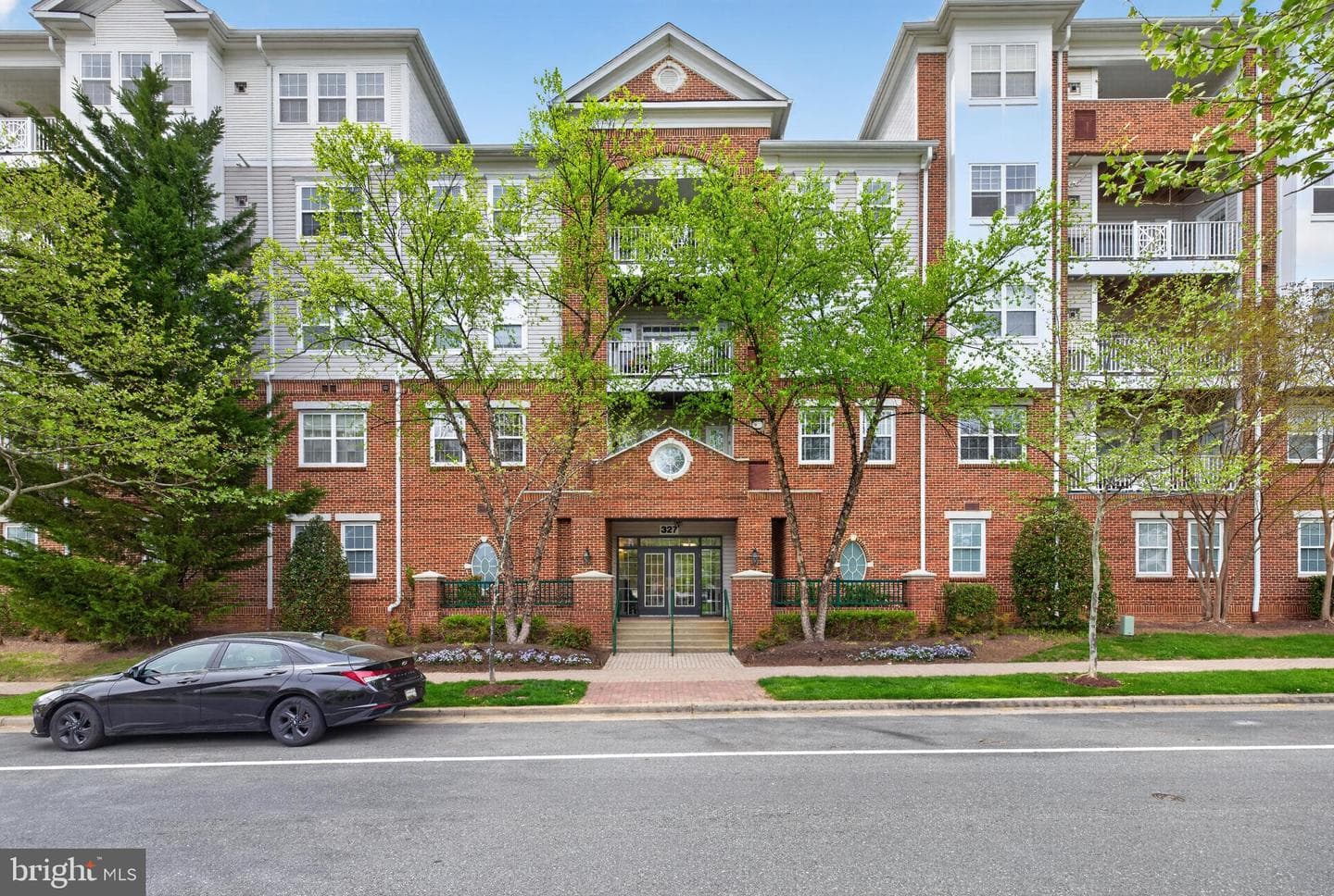327 King Farm Boulevard #203 photo 2