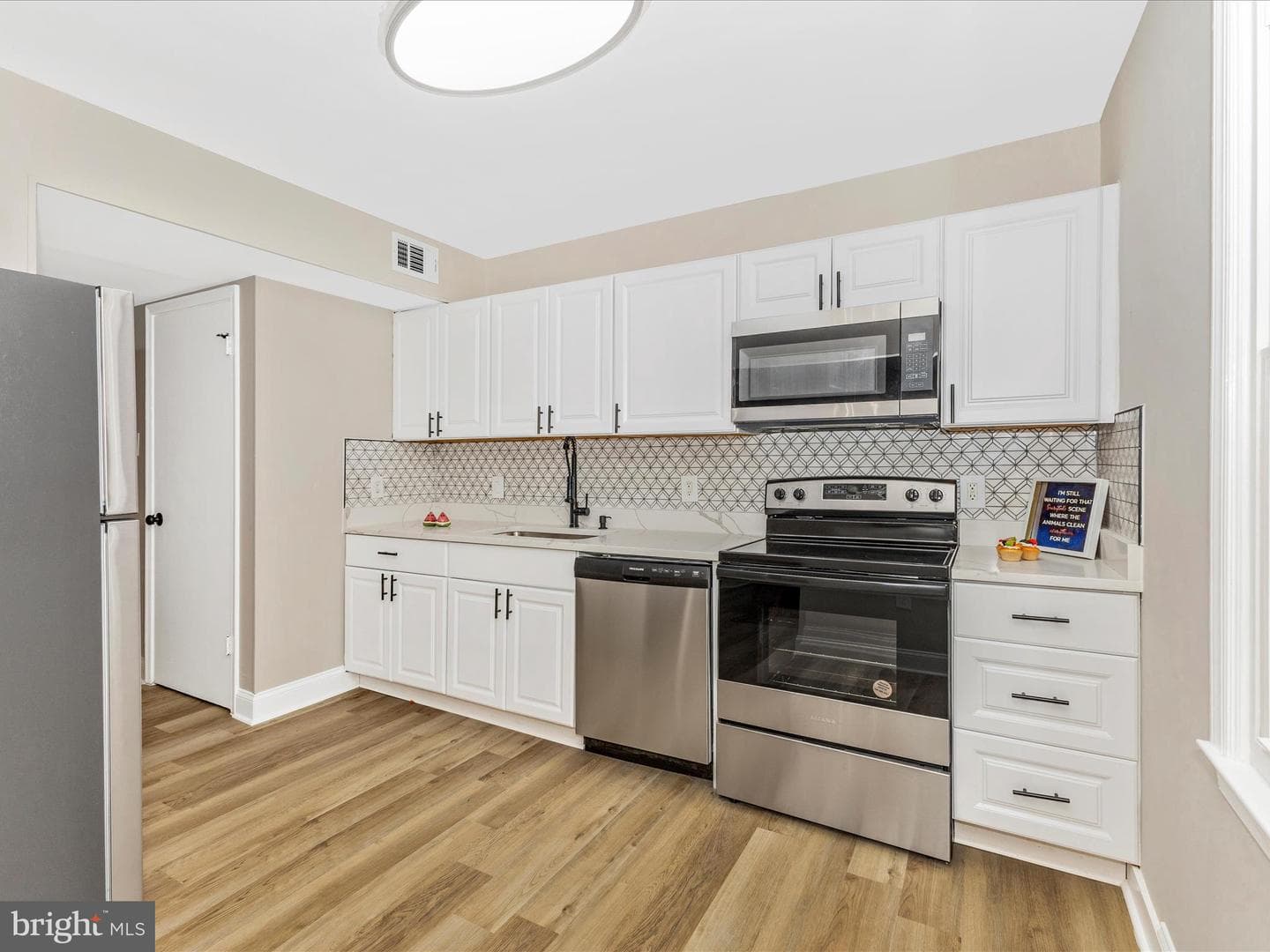 11 Ingleside Court photo 15