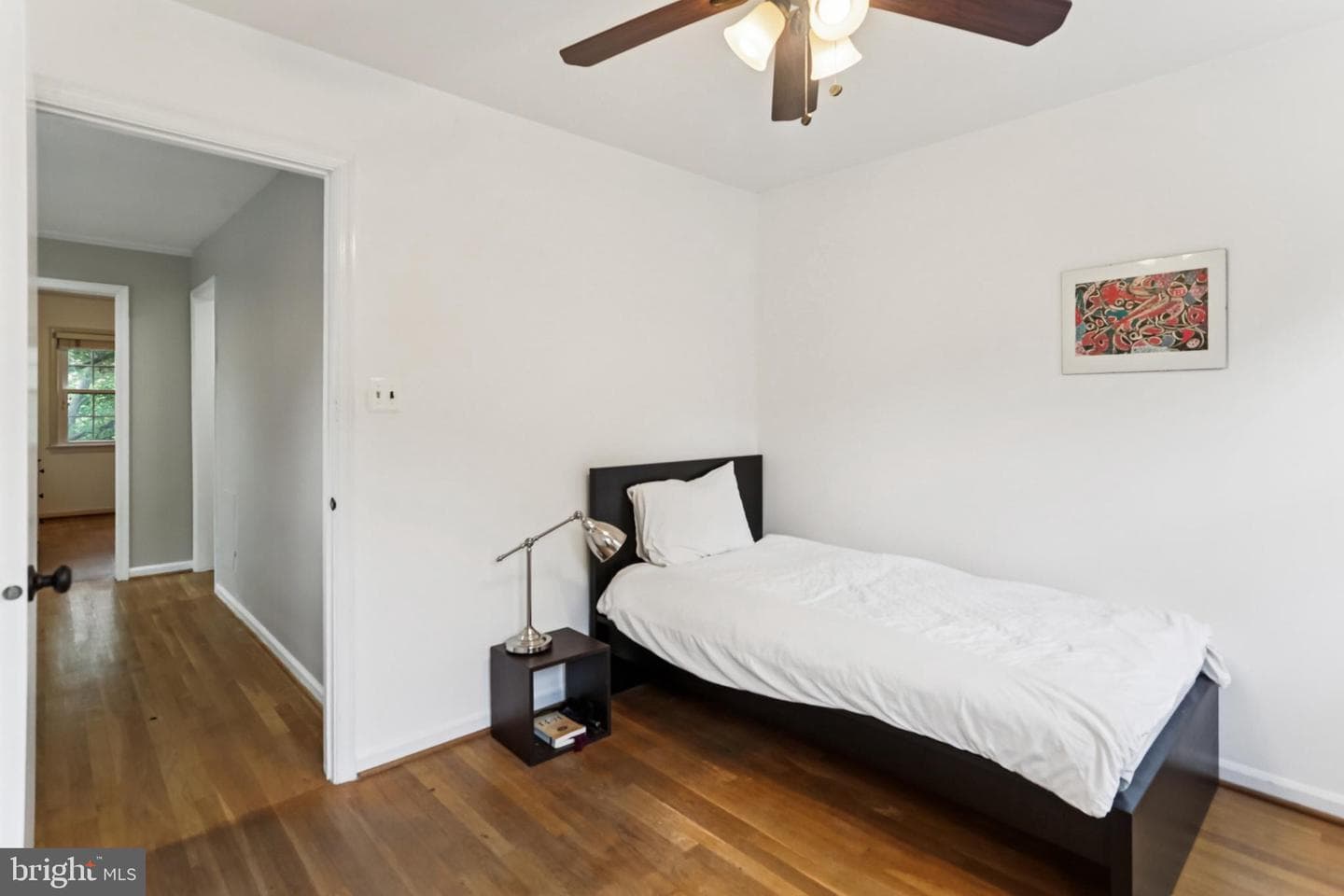 10233 Gainsborough photo 27