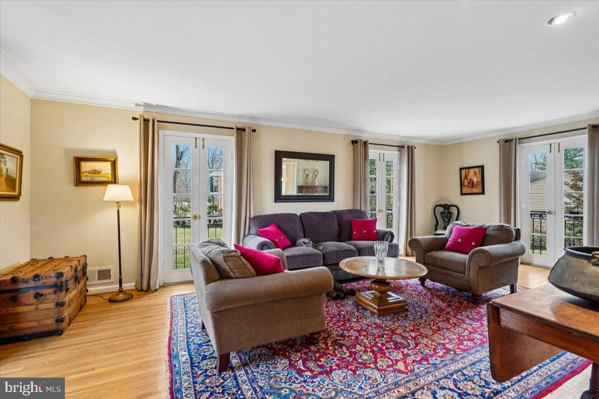 8812 Maxwell Drive photo 4