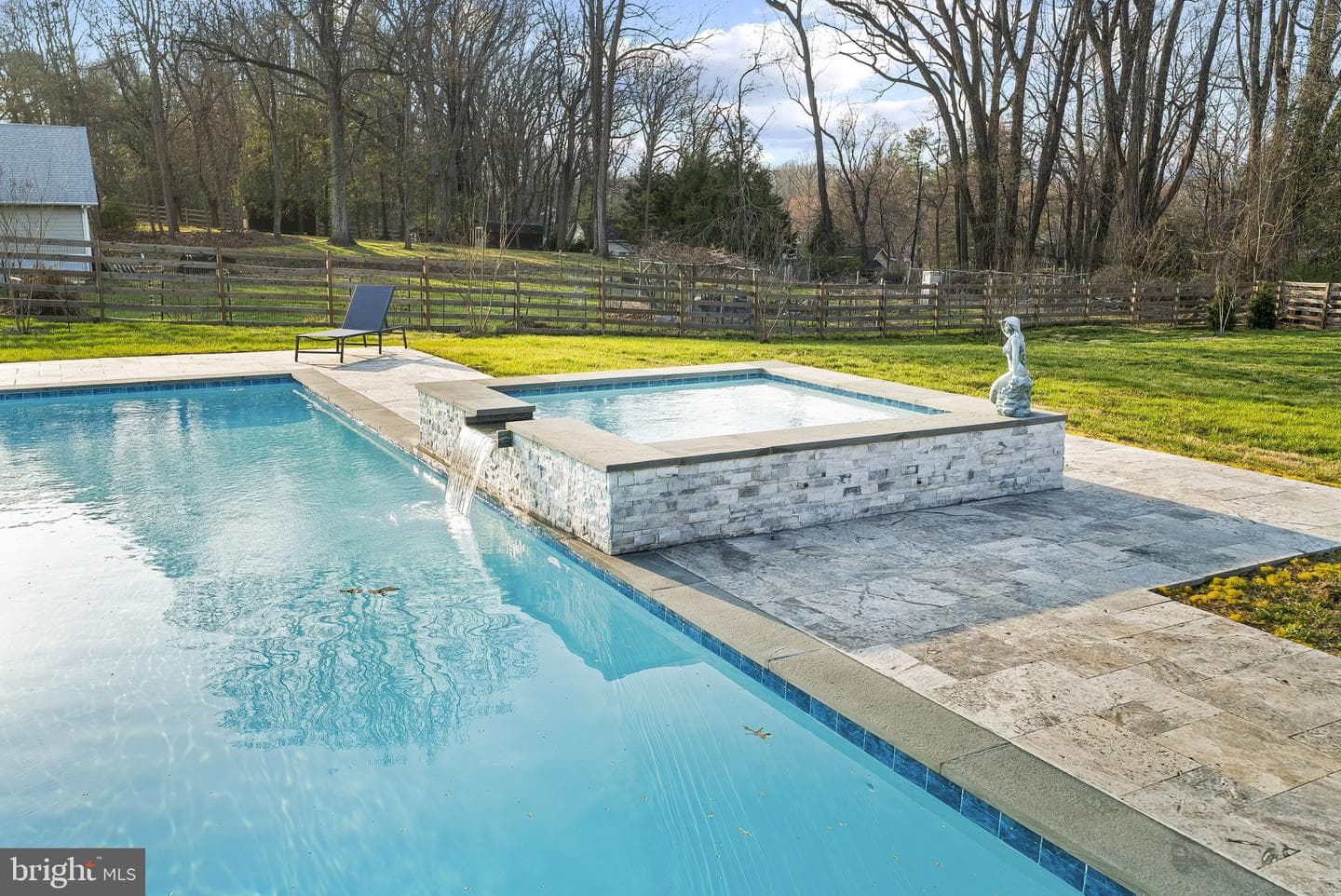 512 Quaint Acres Drive photo 33