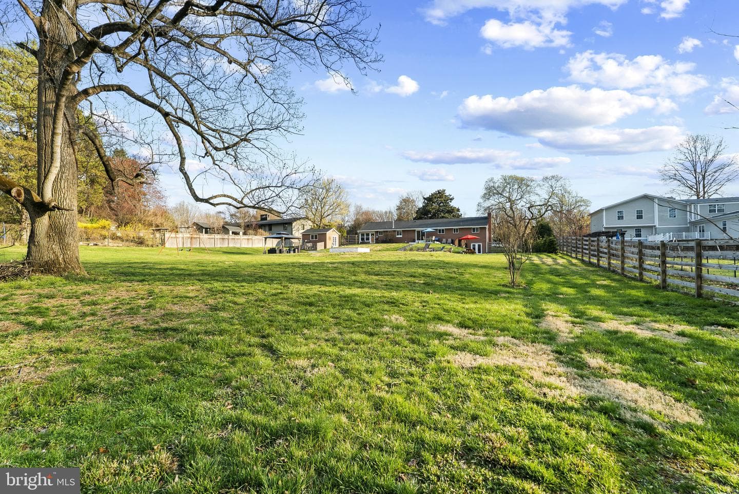 512 Quaint Acres Drive photo 42