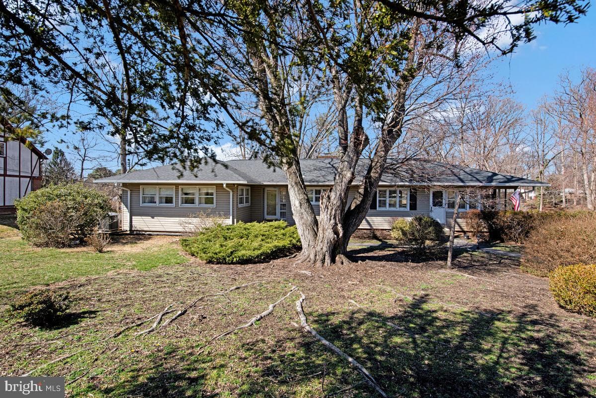 13524 Sherwood Forest Drive photo 2