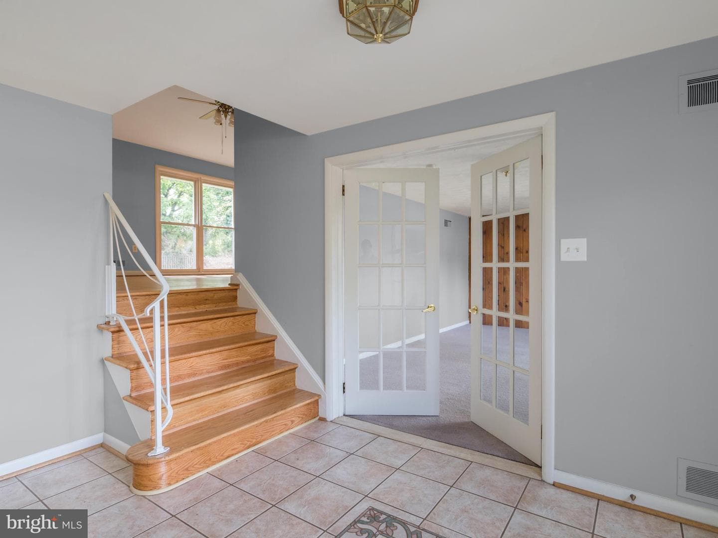 1512 Vivian Court photo 5