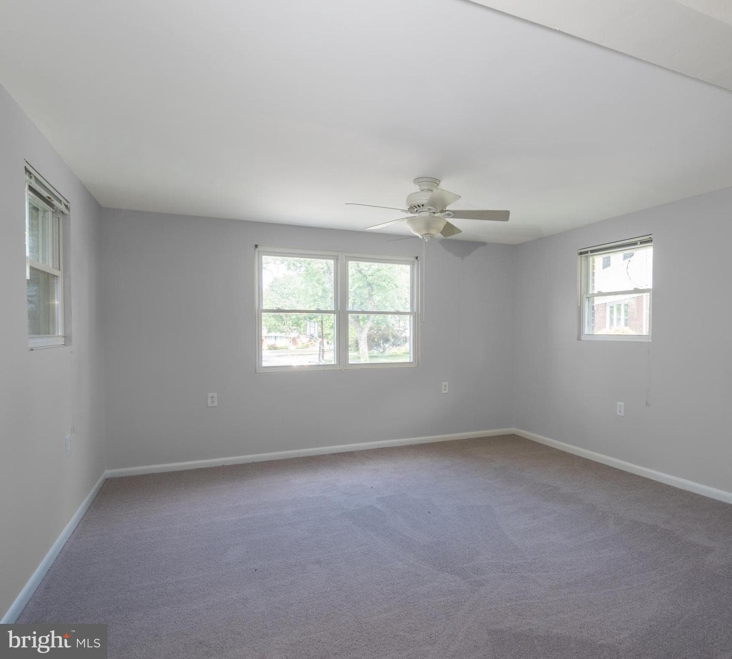 1512 Vivian Court photo 9