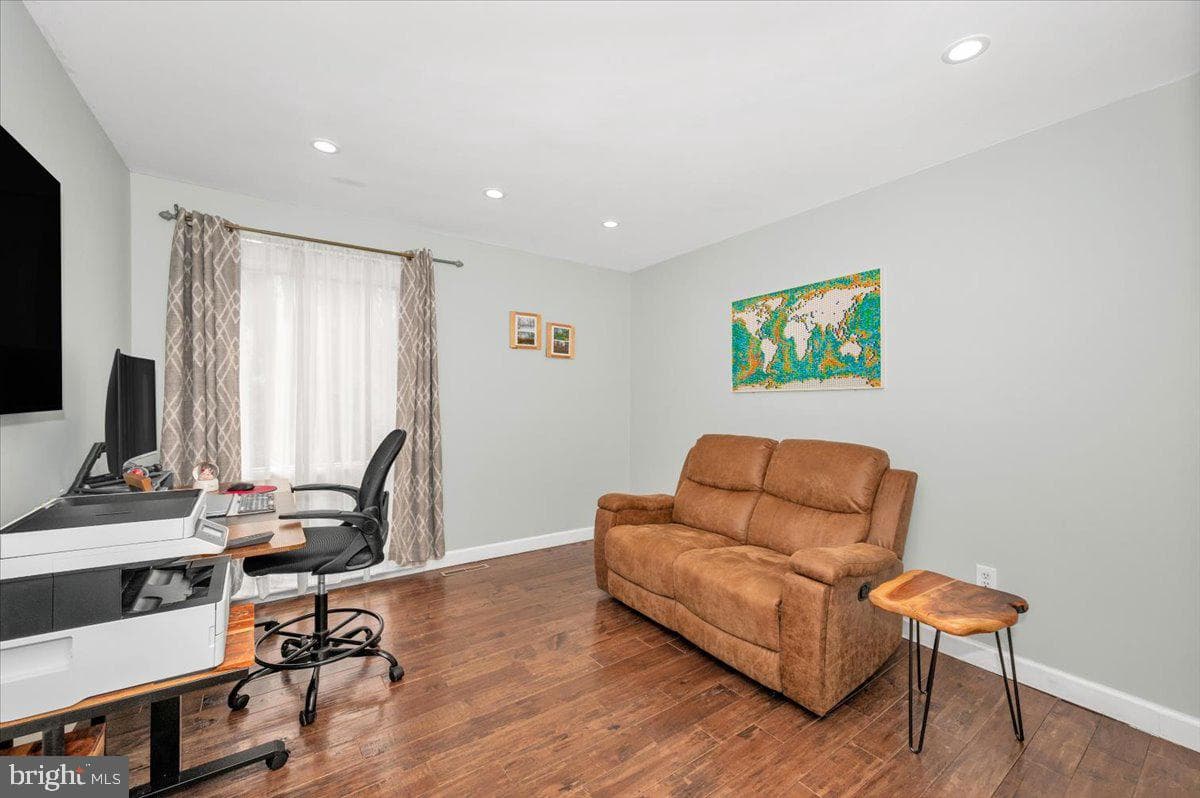 10101 Lloyd Road photo 23