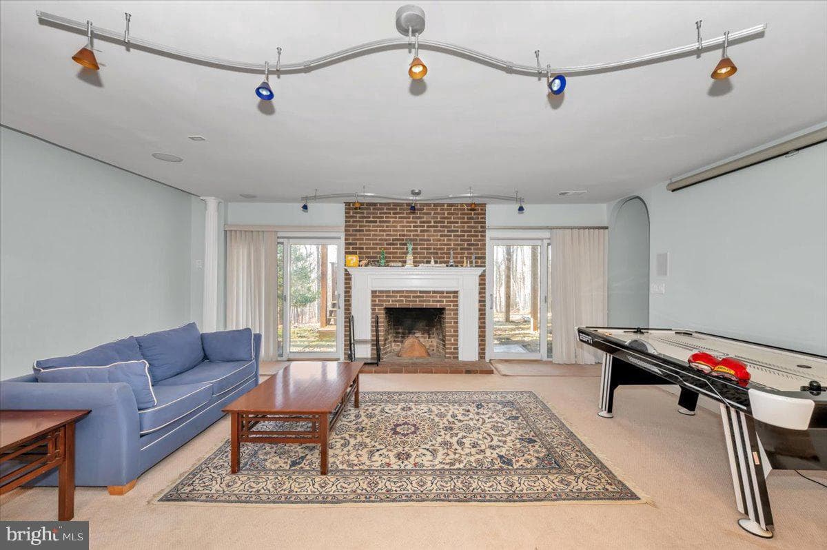 10101 Lloyd Road photo 32