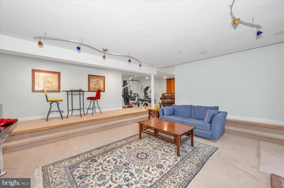 10101 Lloyd Road photo 34