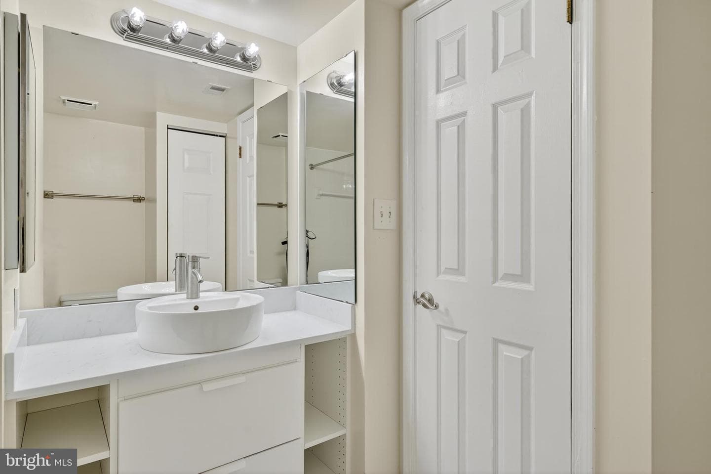 10101 Grosvenor Place #1603 photo 12