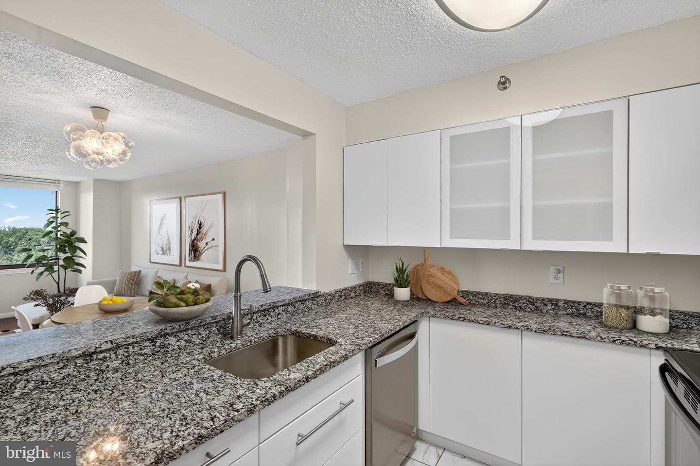 10101 Grosvenor Place #1603 photo 2