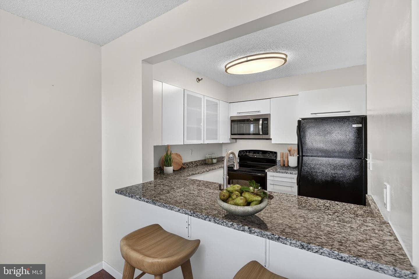 10101 Grosvenor Place #1603 photo 3