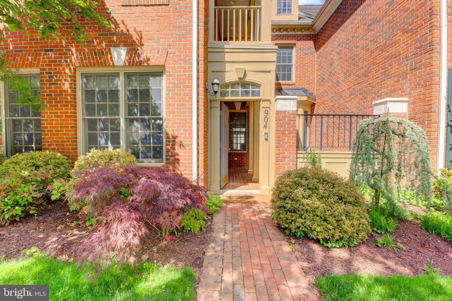 904 Oak Knoll Terrace photo 3