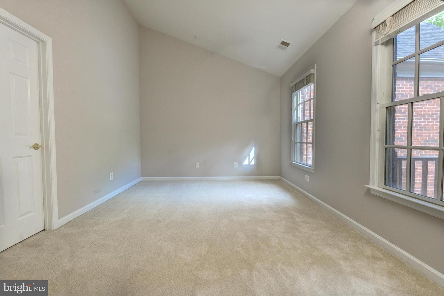 904 Oak Knoll Terrace photo 35