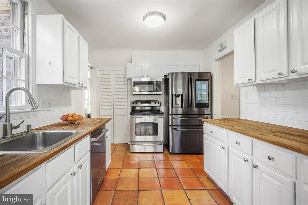 6107 Cromwell Drive photo 15