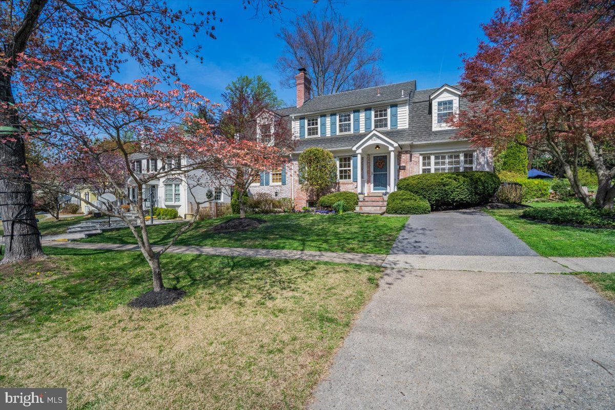6107 Cromwell Drive photo 2