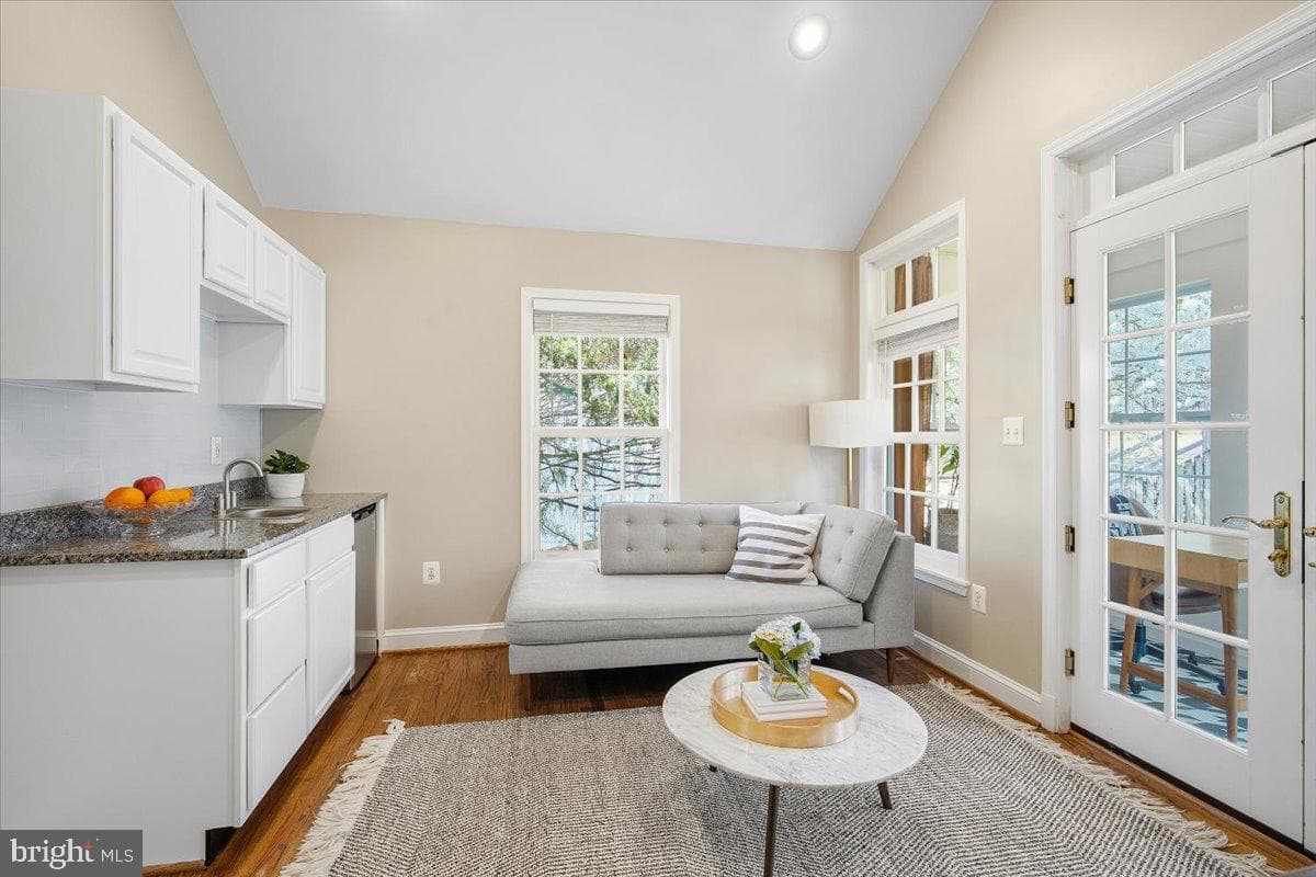 6107 Cromwell Drive photo 21