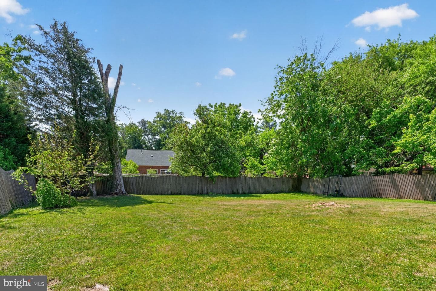 1104 Caddington Avenue photo 30