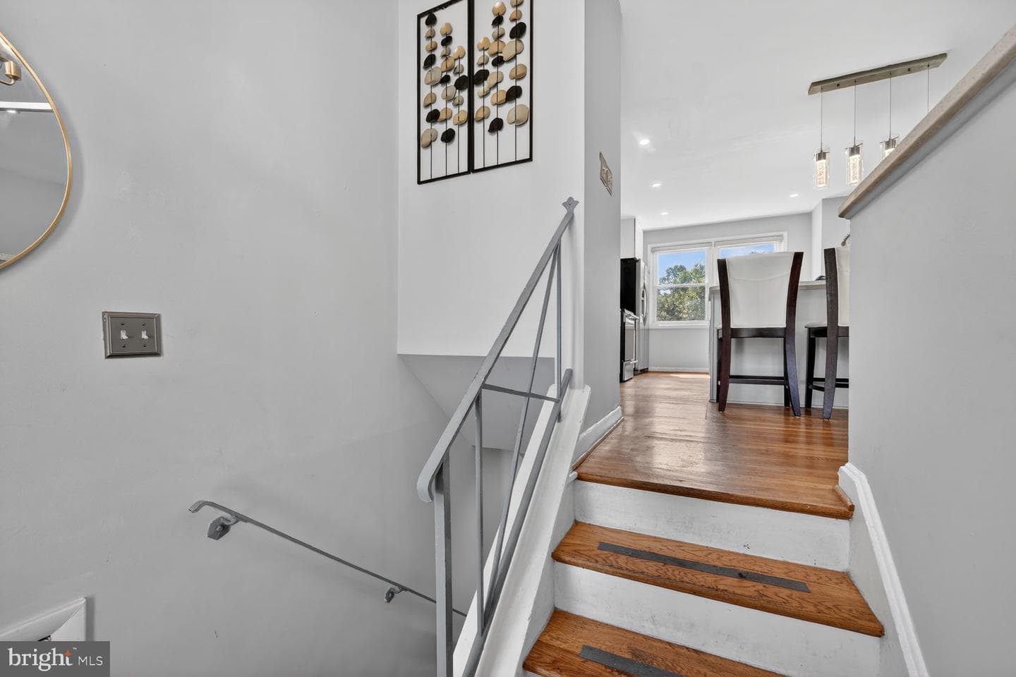 1104 Caddington Avenue photo 4