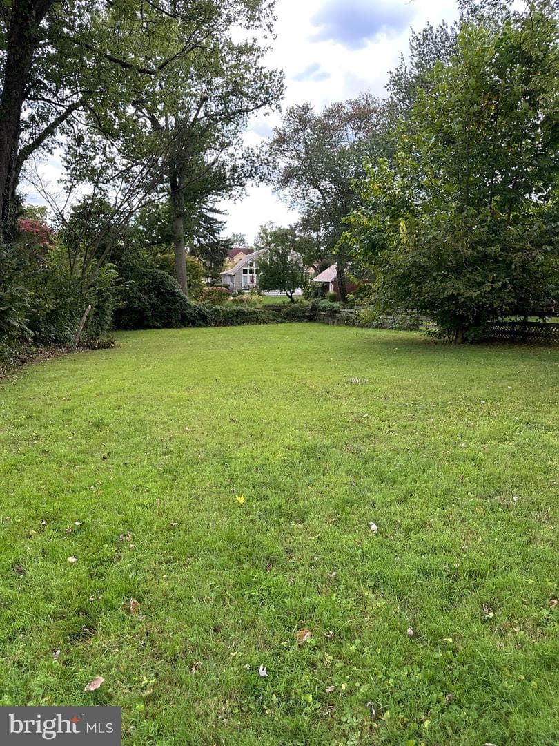 5816 Greenlawn Drive photo 9
