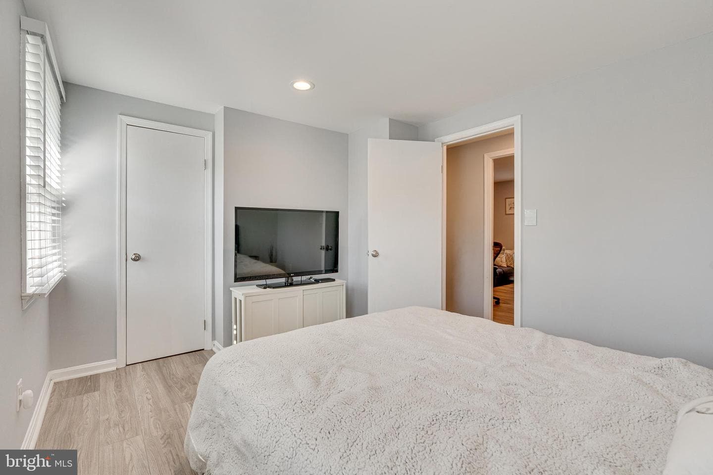 8501 Aqueduct Road photo 30