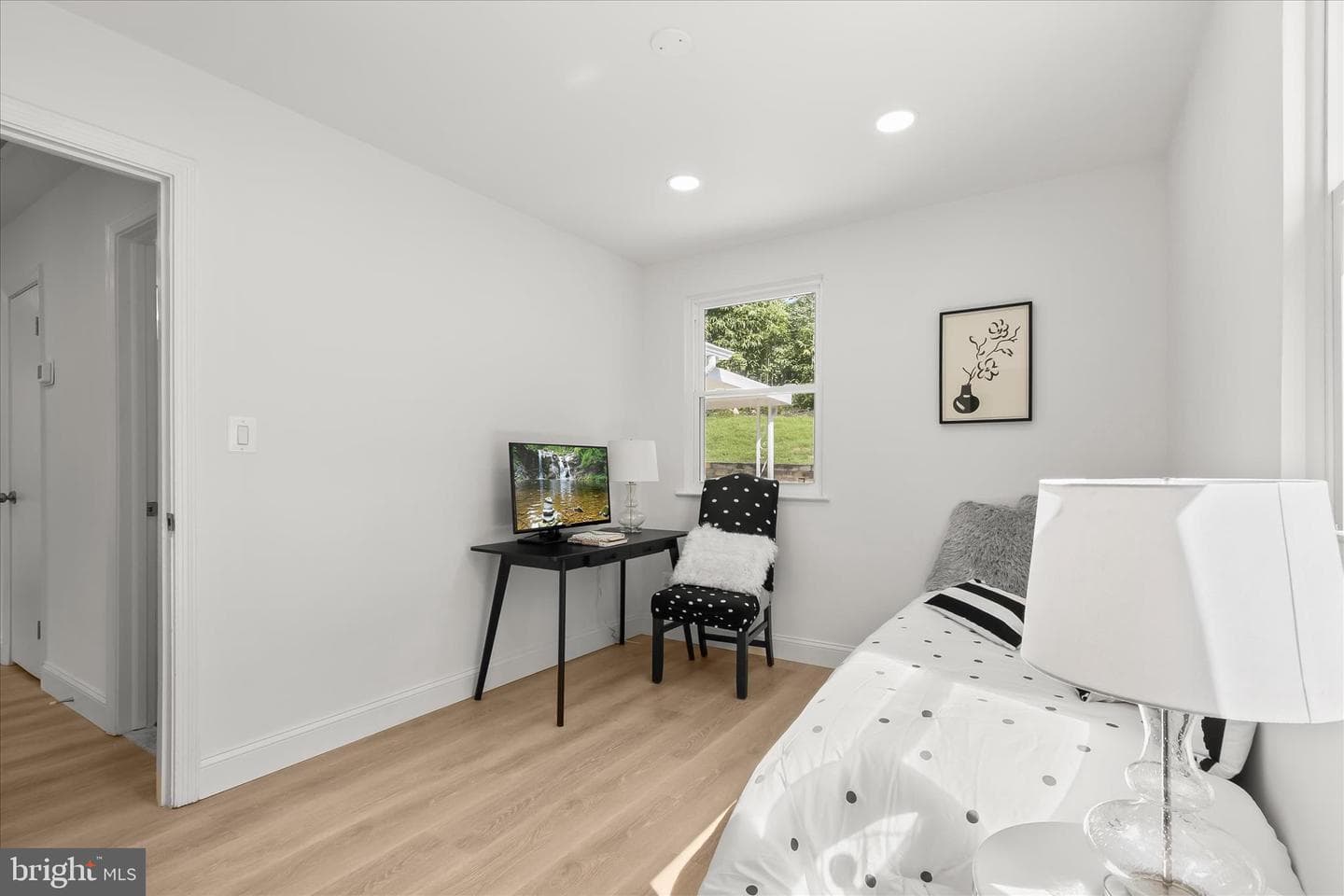 402 Elm Avenue photo 15