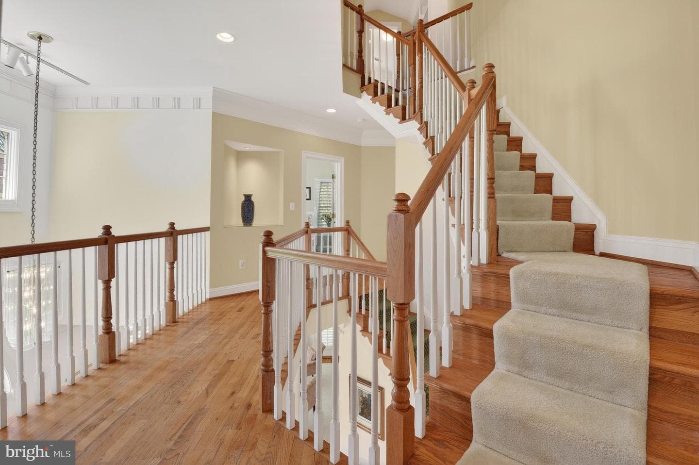 5807 Grosvenor Lane photo 29