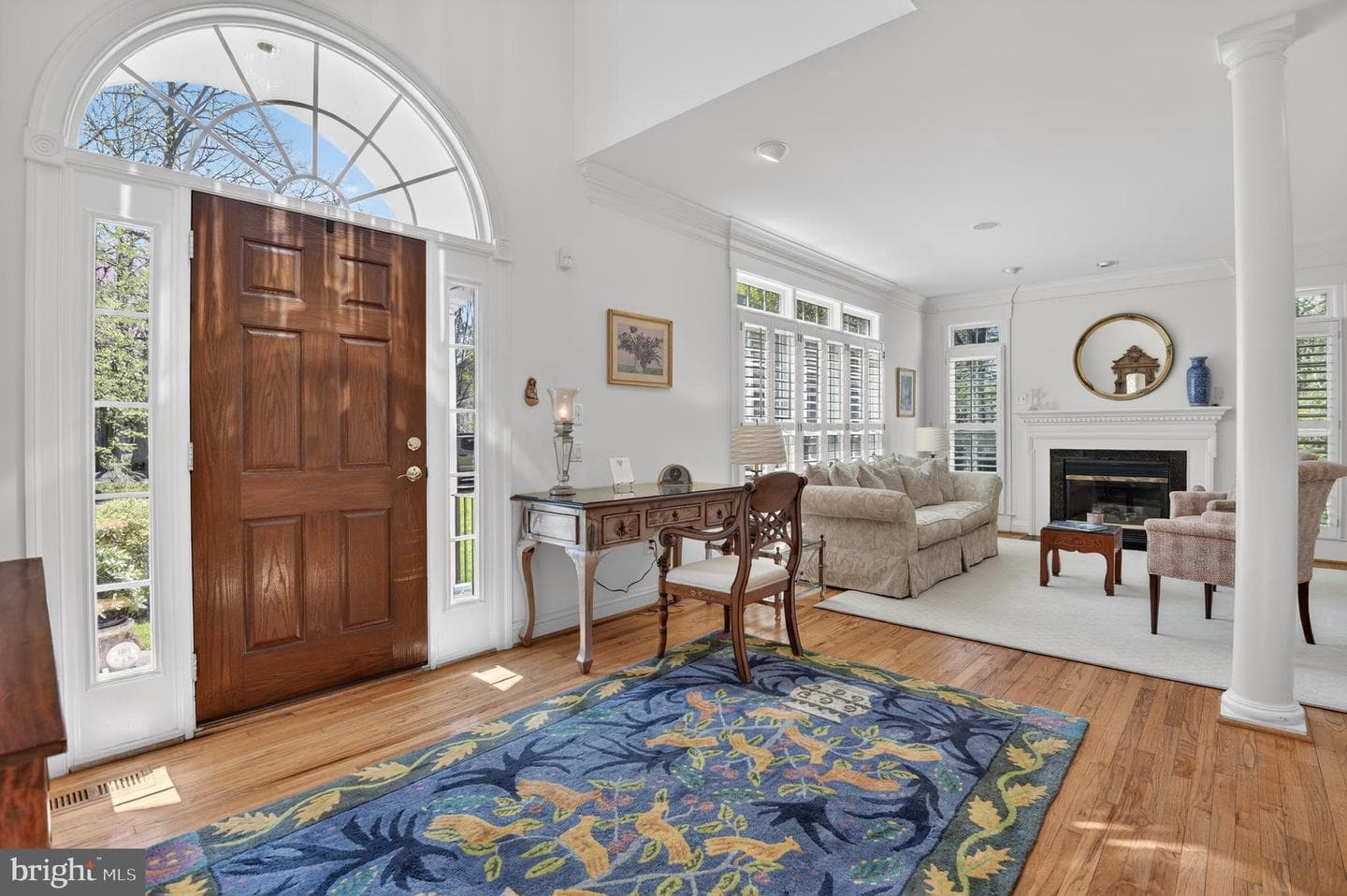 5807 Grosvenor Lane photo 3