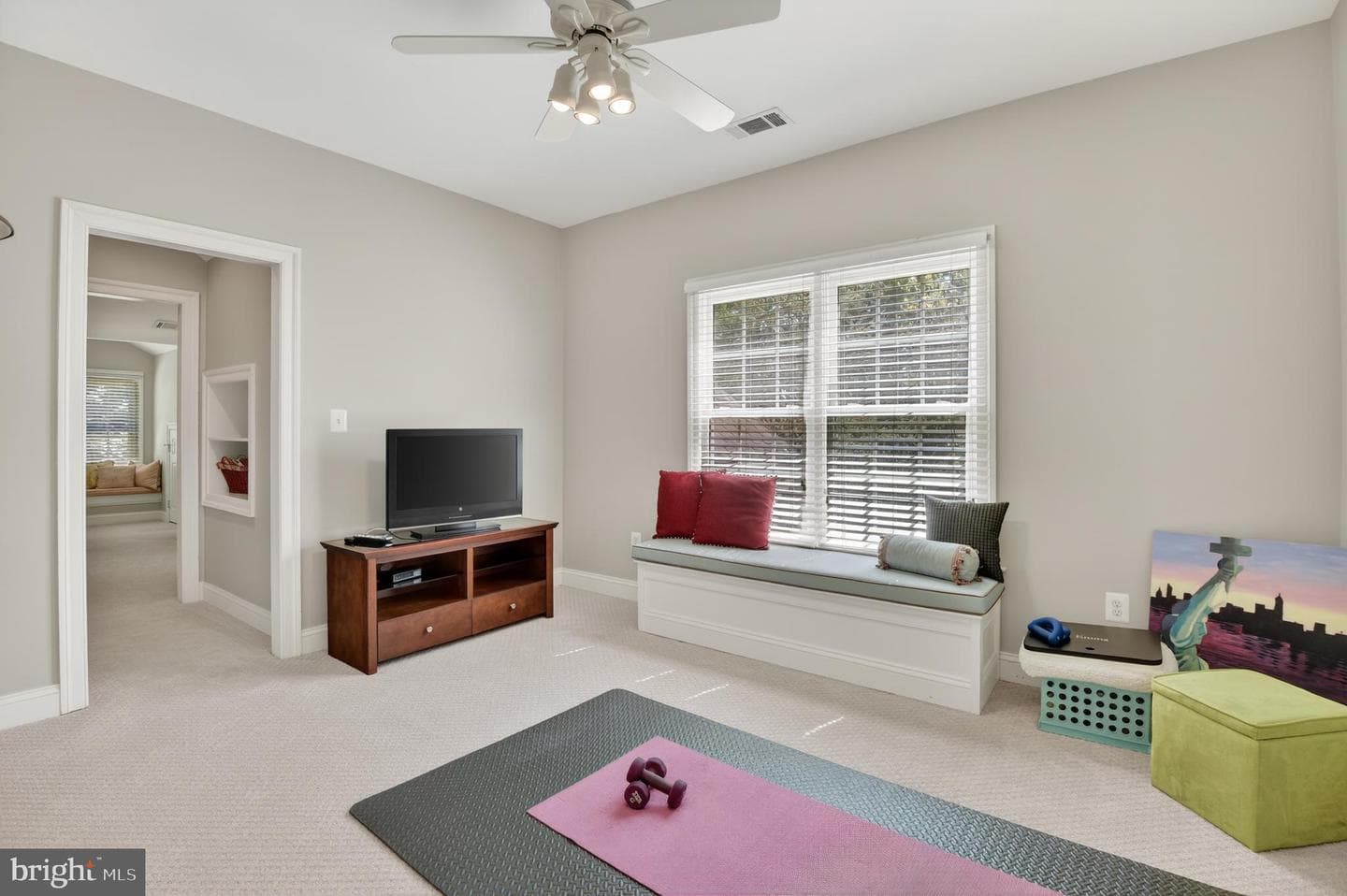 5807 Grosvenor Lane photo 39