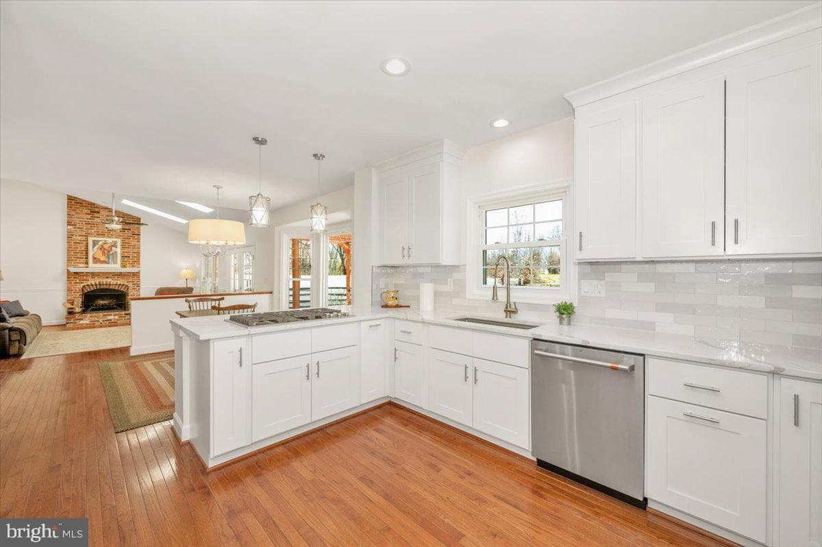 19716 Selby Avenue photo 21