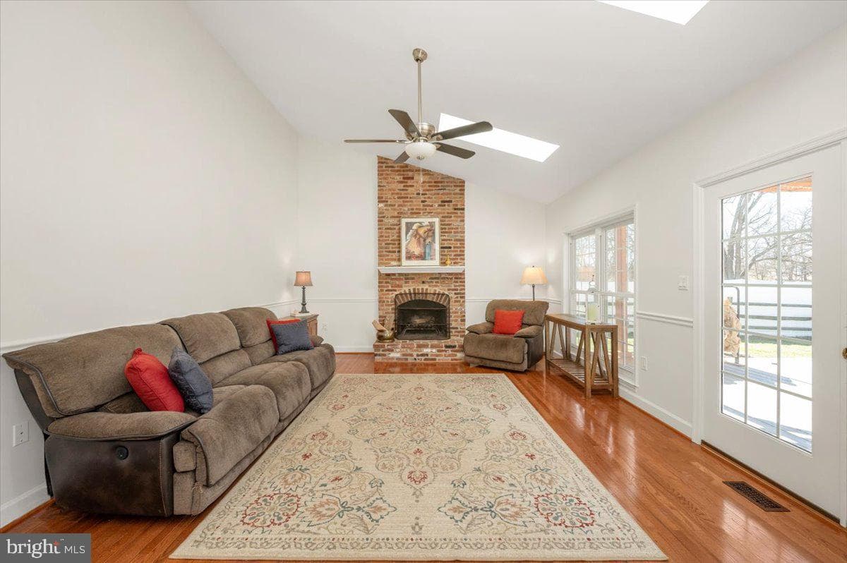 19716 Selby Avenue photo 25