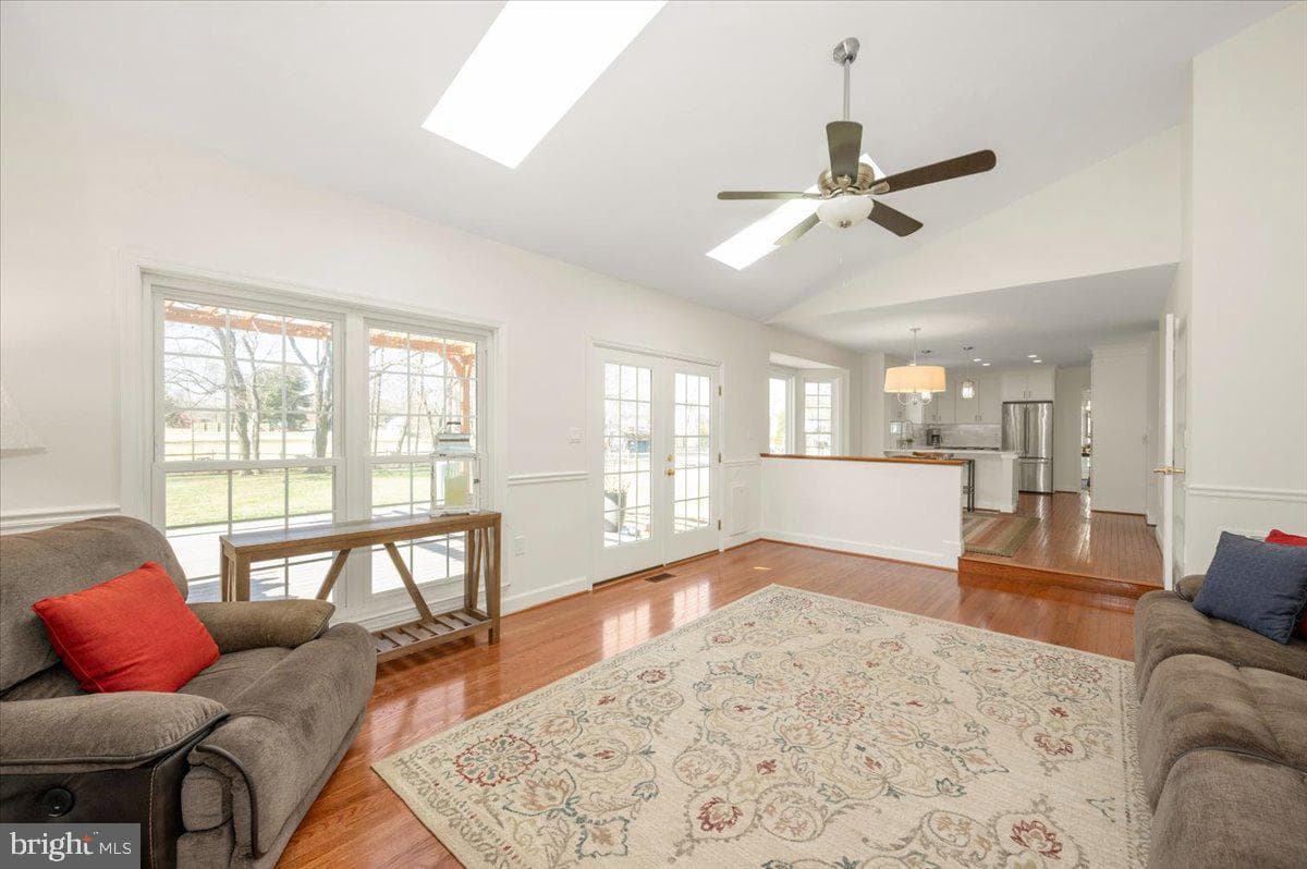19716 Selby Avenue photo 27