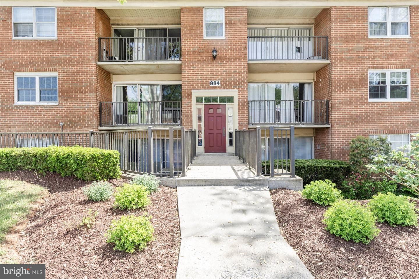884 College Parkway #201, Rockville