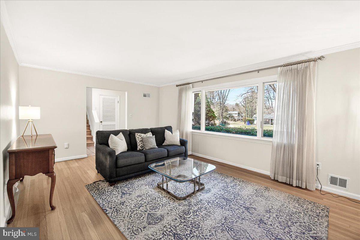 19005 Plummer Drive photo 12