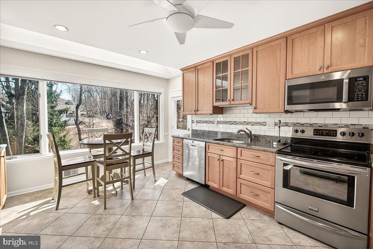 19005 Plummer Drive photo 16