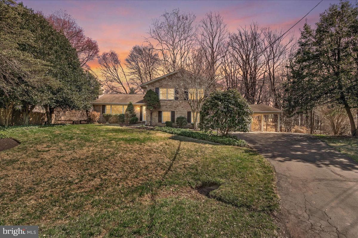 19005 Plummer Drive photo 2