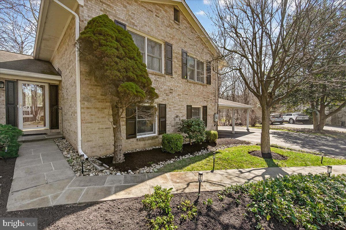 19005 Plummer Drive photo 7