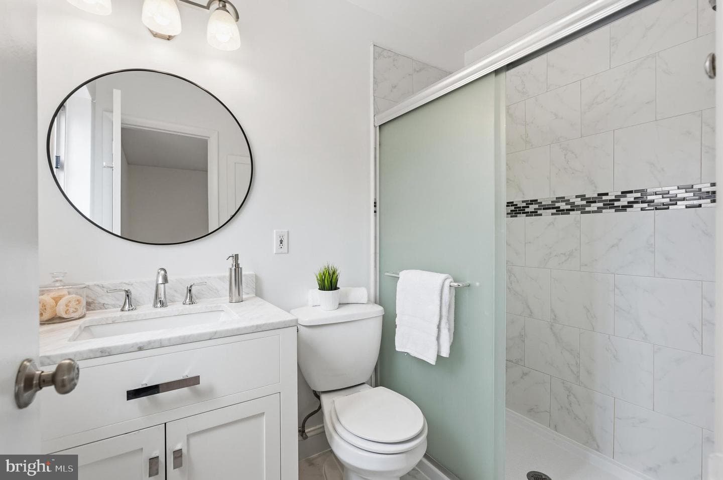 10606 Montrose Avenue #203 photo 16