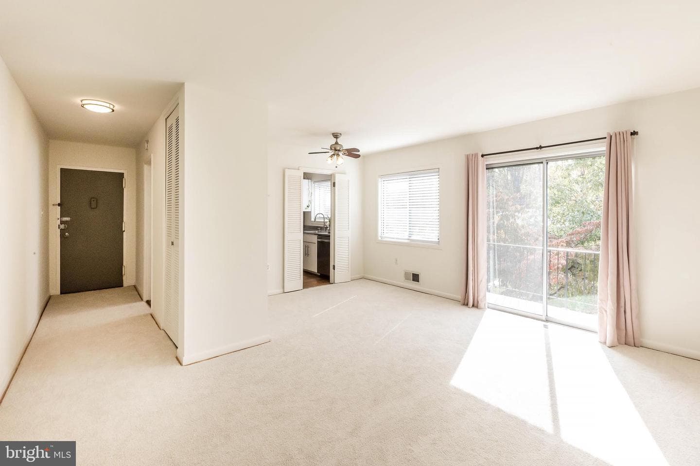 10650 Weymouth Street #201 photo 13