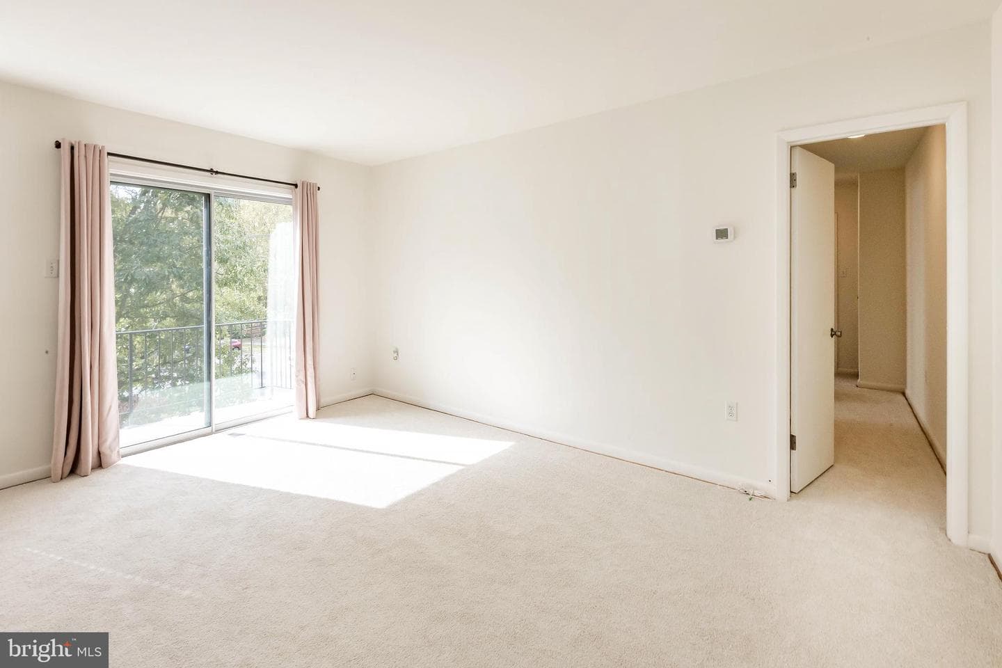10650 Weymouth Street #201 photo 14