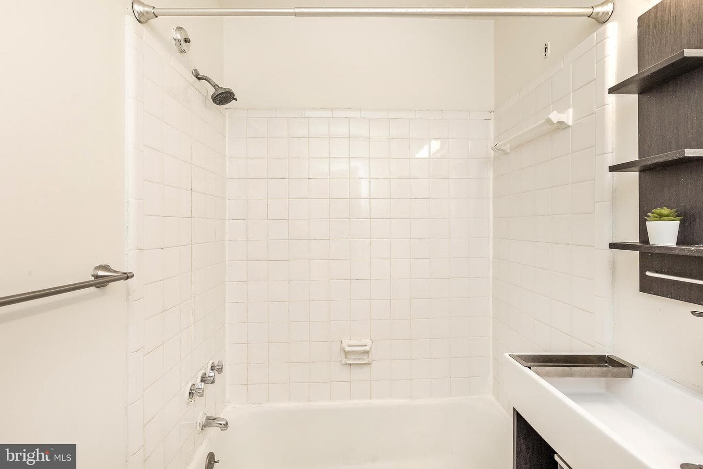 10650 Weymouth Street #201 photo 21