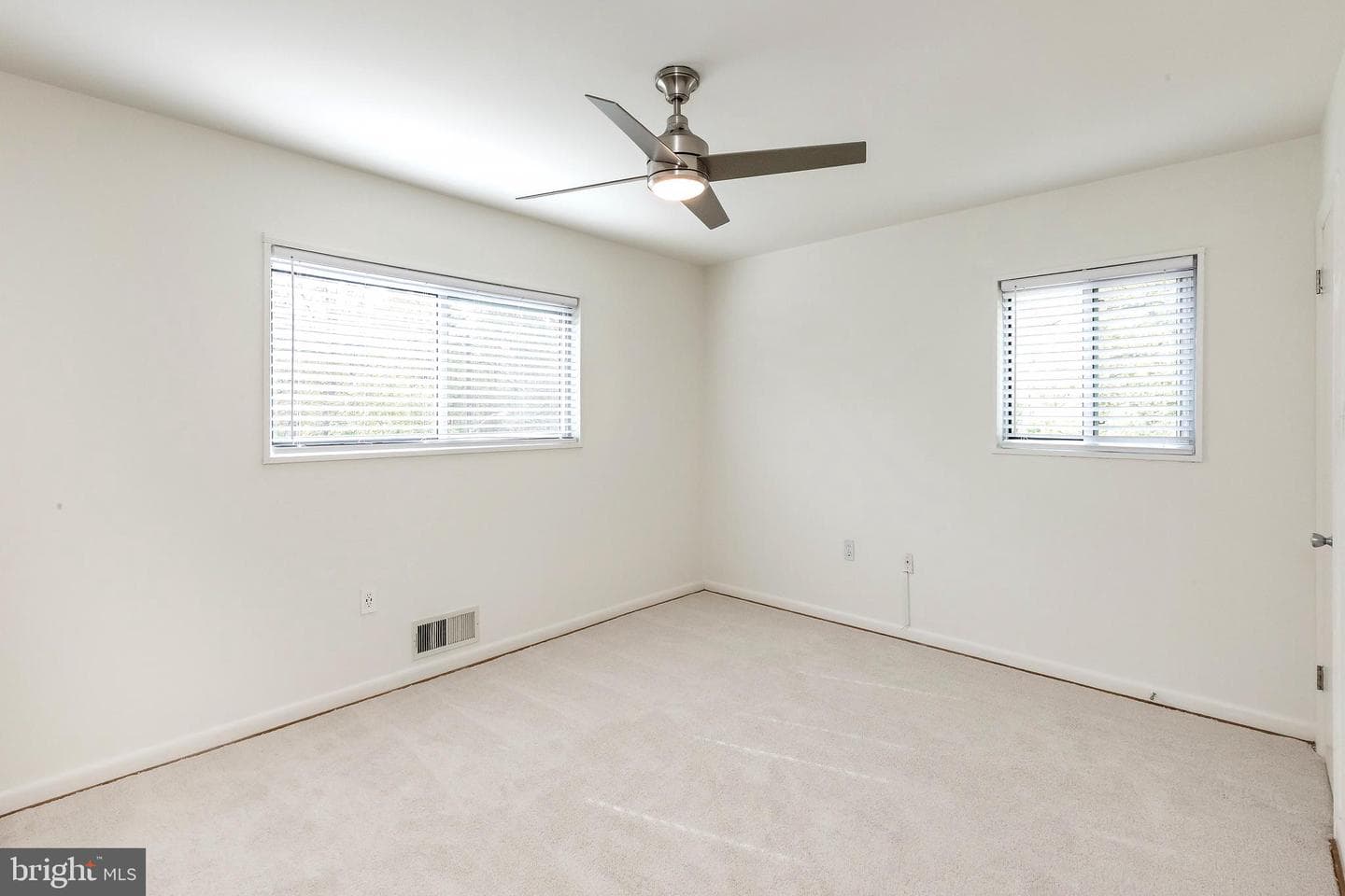 10650 Weymouth Street #201 photo 23
